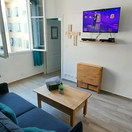 2 Pièces Appartement *